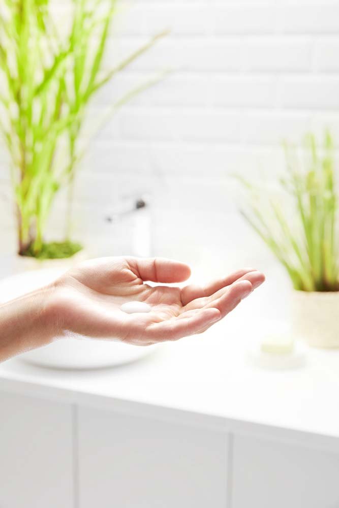 Gar Bio Lemongrass Moisturizer Texture Main SDB 2252